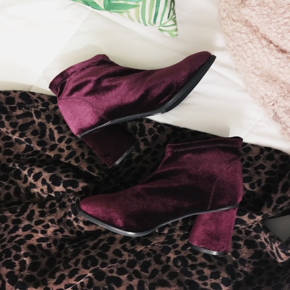questforthreads Shoes - WINE VELVET CHUNKY BlOCK HEEL•SLINKY STRETCH BOOTS
